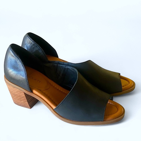 Sole Society Navy Blue Leather Stacked Heels Open Toe Hard to find Navy Leather! - Picture 1 of 14